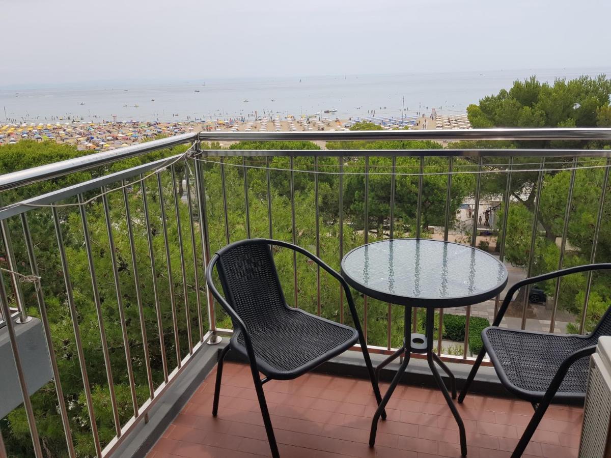 International Seaview Apartments Lignano Sabbiadoro Exteriör bild