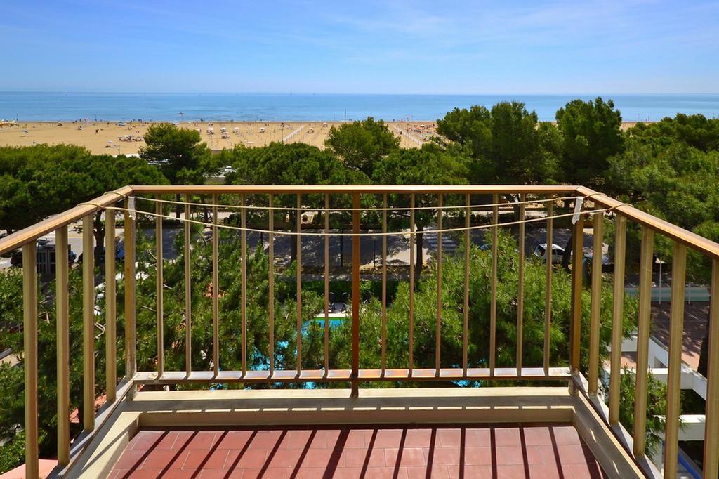 International Seaview Apartments Lignano Sabbiadoro Rum bild