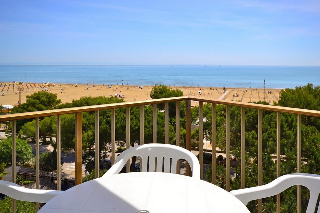 International Seaview Apartments Lignano Sabbiadoro Rum bild