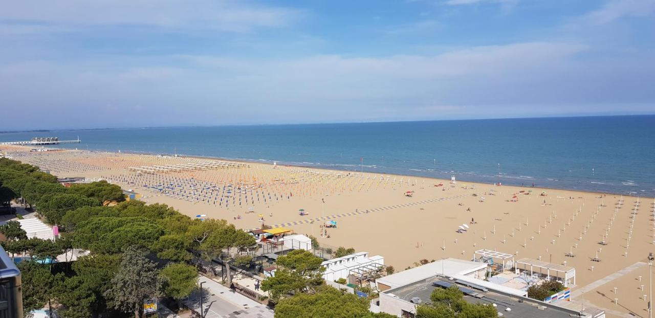 International Seaview Apartments Lignano Sabbiadoro Exteriör bild