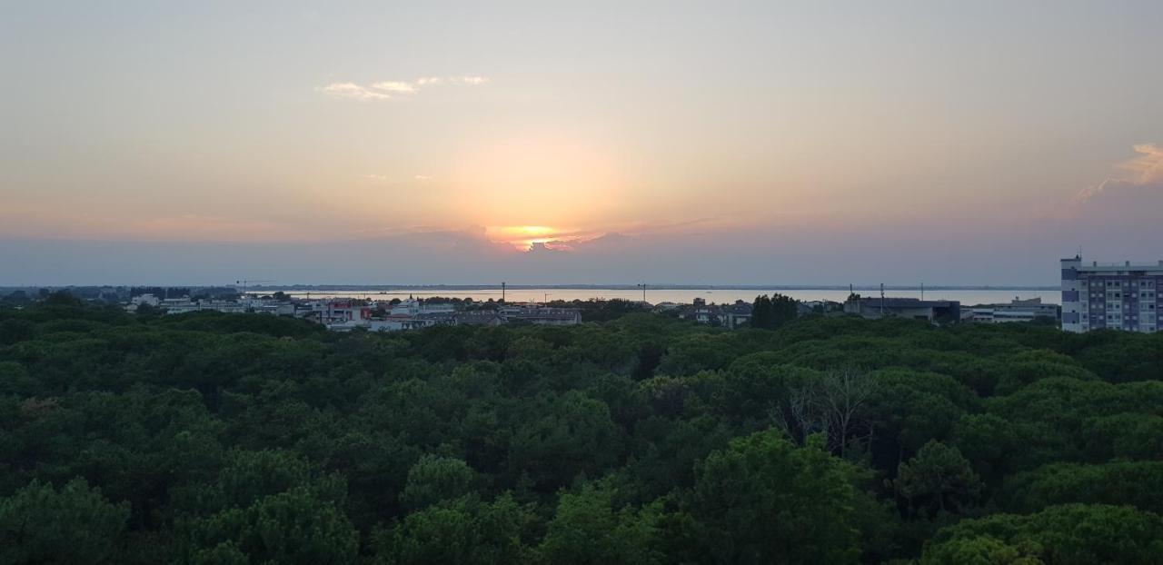 International Seaview Apartments Lignano Sabbiadoro Exteriör bild